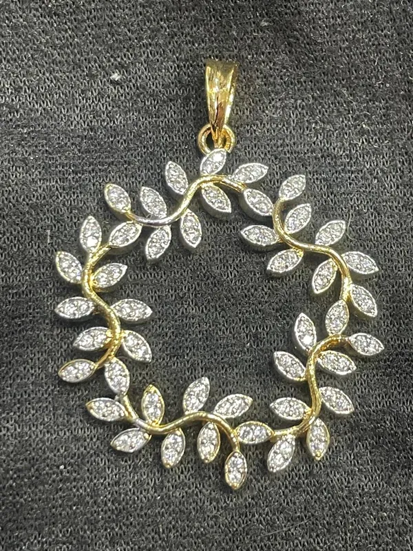 Gold_Tone_Leaf_Pendant_And_Earrings_Set_For_Women