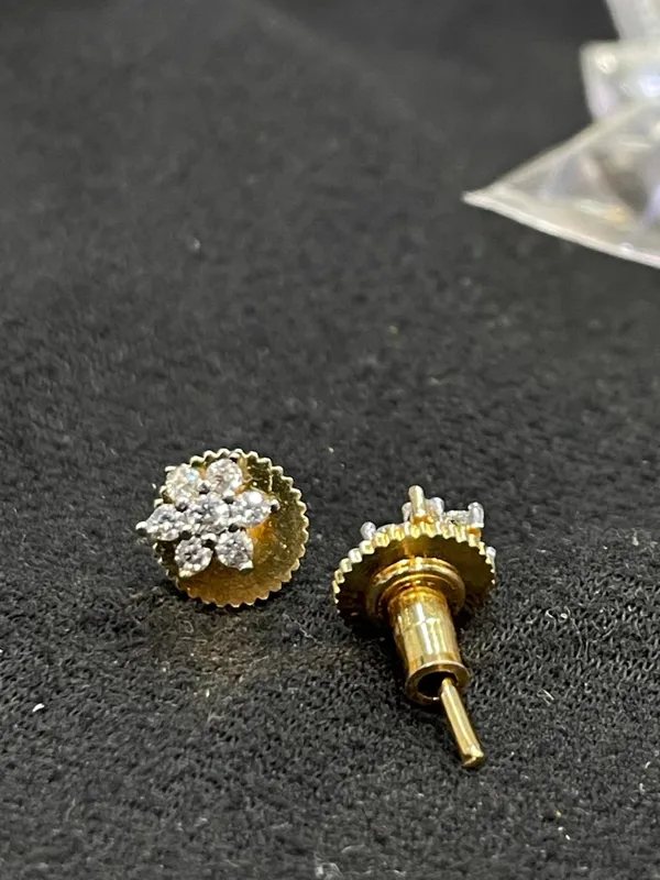 Gold_Tone_Floral_Cluster_Stud_Earrings_For_Women