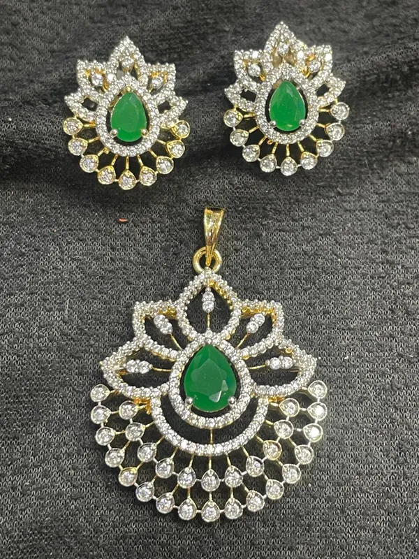 Green_Gold_Tone_Floral_Teardrop_Stone_Pendant_Earrings_Set_For_Women