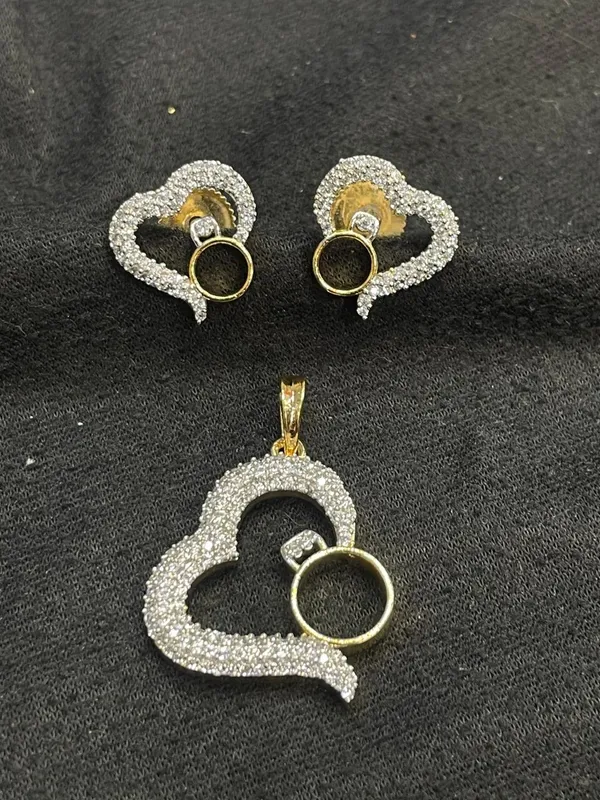 Silver_Tone_Stone_Studded_Heart_Pendant_And_Earrings_Set_For_Women