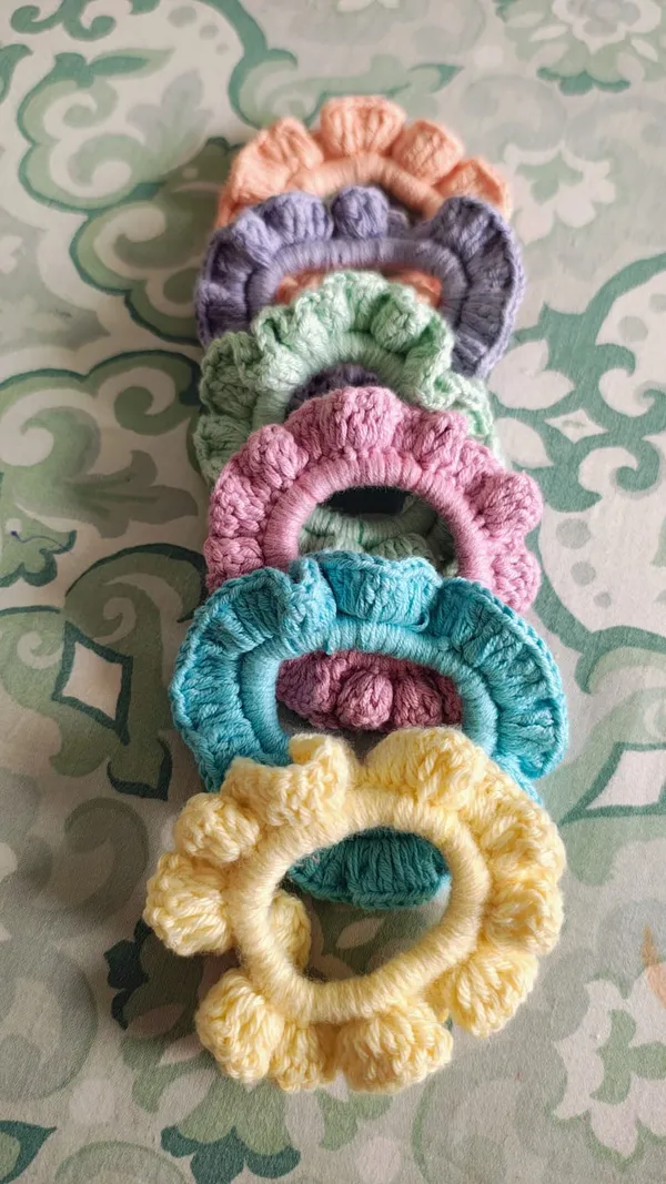 Multicolor_Crochet_Ruffled_Hair_Scrunchies_for_Women
