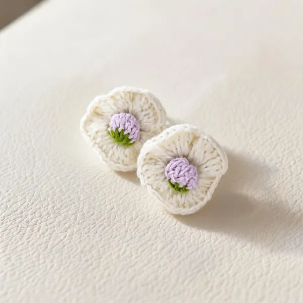White_Acrylic_Floral_Stud_Earrings_For_Women