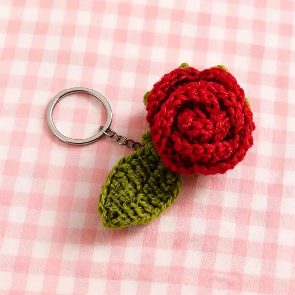 Red_Acrylic_Crochet_Rose_Keychain_For_Women