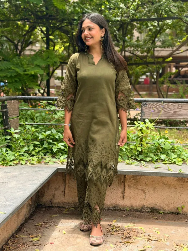 Olive_Printed_V-Neck_Kurta_Set_For_Women