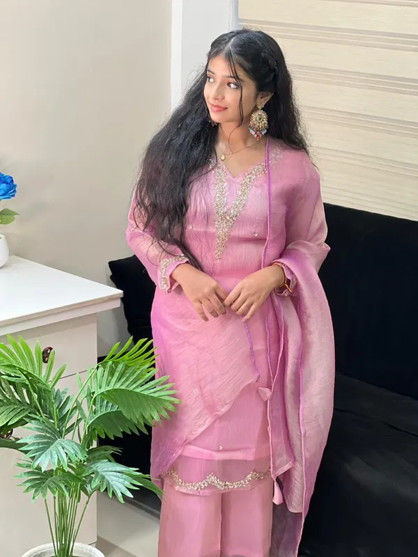 Pink_Embroidered_Three-Piece_Suit_Set_For_Women