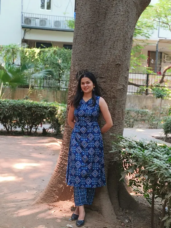 Blue_Geometric_Print_Sleeveless_Kurta_Set_For_Women