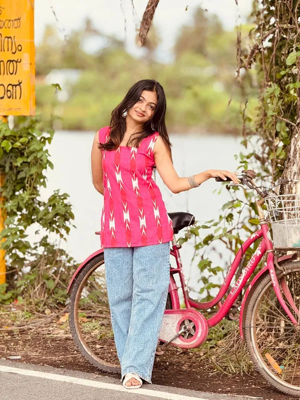 Red_Geometric_Print_Regular_Fit_Top_For_Women