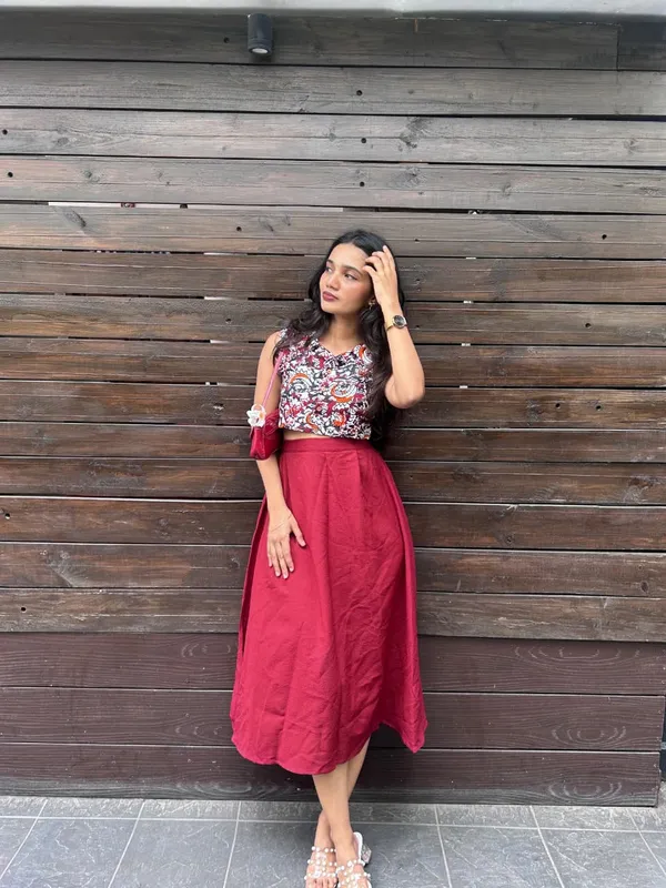 Red_Flared_Midi_Skirt_For_Women