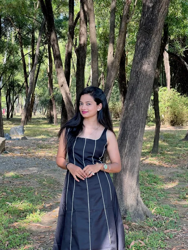 Black_Sleeveless_Contrast_Piping_Dress_For_Women