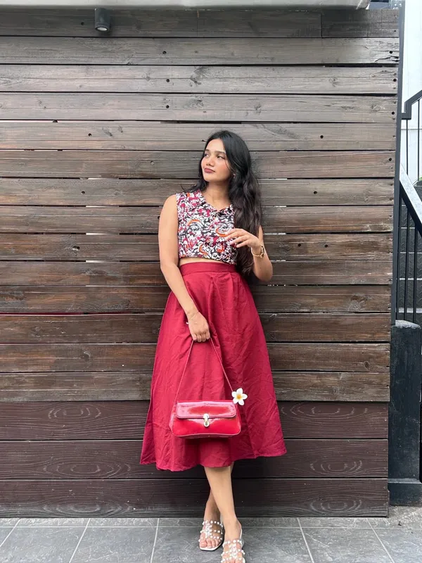 Red_Flared_Midi_Skirt_For_Women