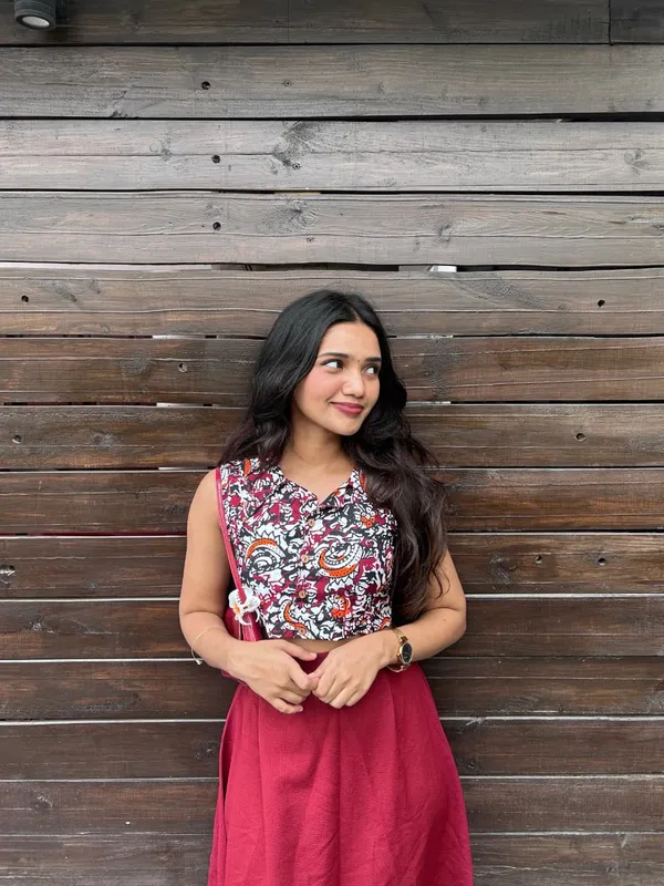 Red_Flared_Midi_Skirt_For_Women