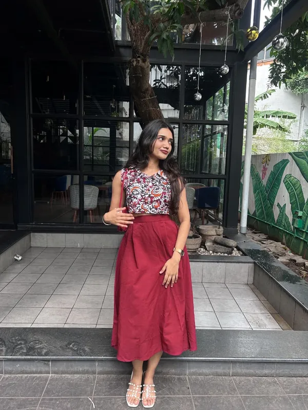 Red_Flared_Midi_Skirt_For_Women