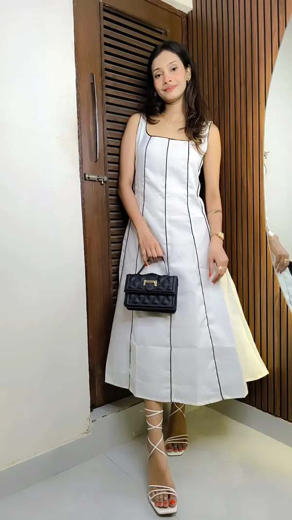 White_Stripe_Sleeveless_A-Line_Dress_For_Women
