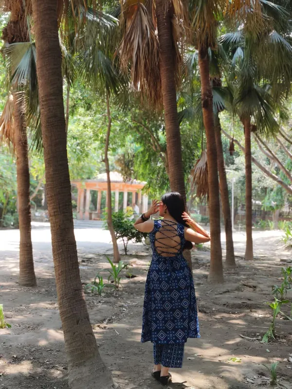 Blue_Geometric_Print_Sleeveless_Kurta_Set_For_Women