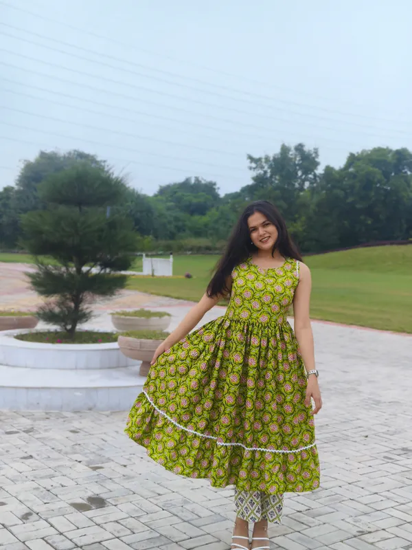 Trendy_Women_Green_Printed_Flared_Anarkali_Kurta_with_Pants_Set