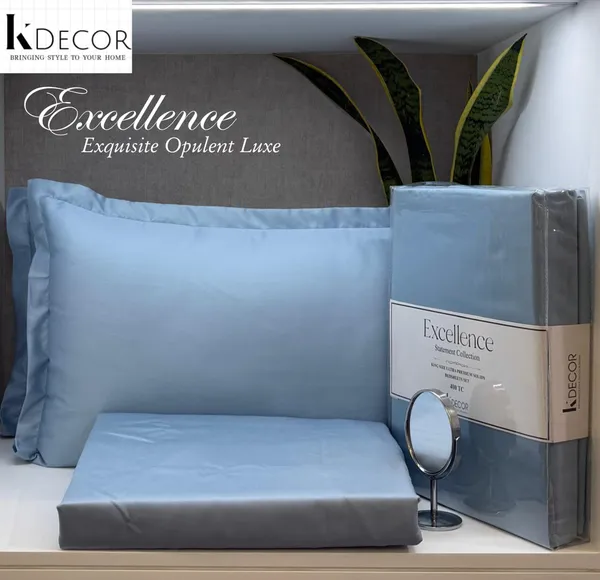 Blue_Solid_Bedsheet_With_Pillow_Covers