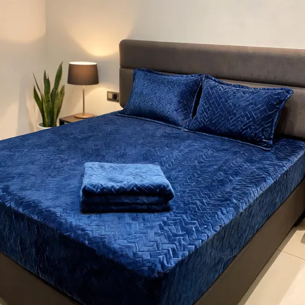 Soft_Flannel_Modern_Geometric_Pattern_Blue_King_Size_Bedsheet_Set