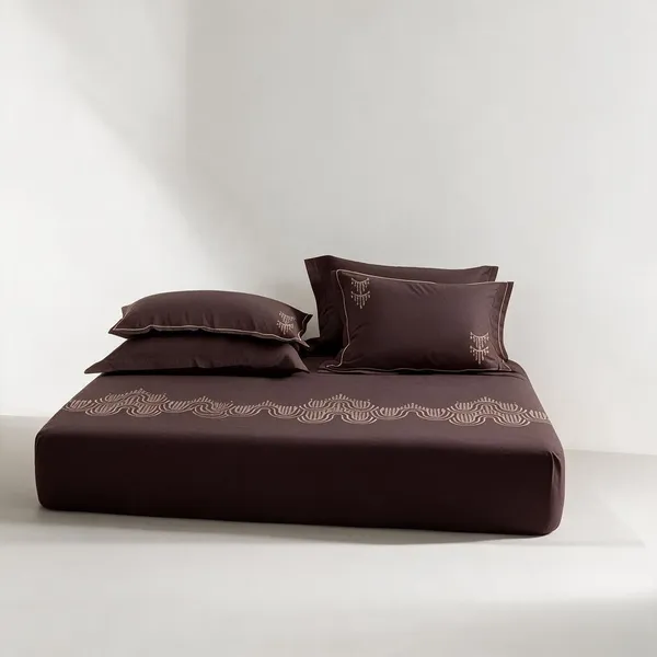 Designers_Embroidery_Series_Bedsheet_By_Home_Buzz