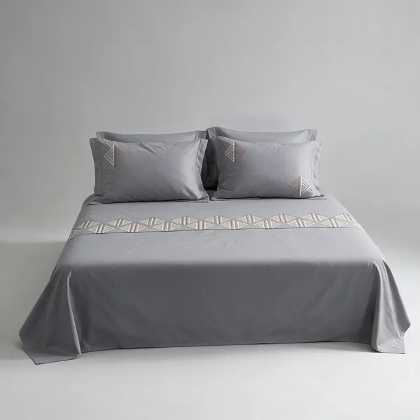 Designers_Embroidery_Series_Bedsheet_By_Home_Buzz