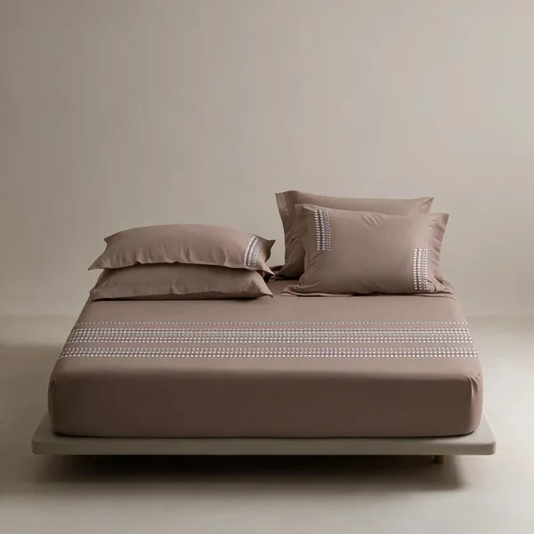 Designers_Embroidery_Series_Bedsheet_By_Home_Buzz