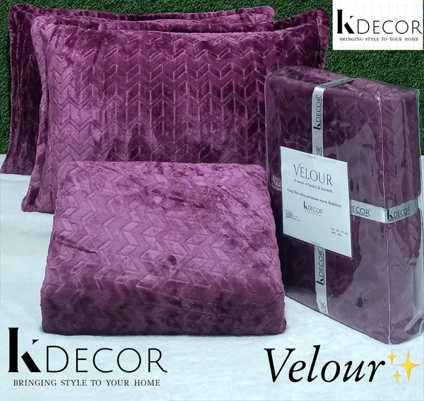 Velvet_Geometric_Pattern_Bed_Cover_Set