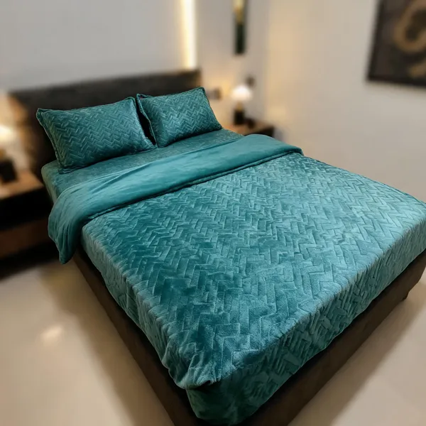 Soft_Flannel_Modern_Geometric_Pattern_Green_King_Size_Bedsheet_Set