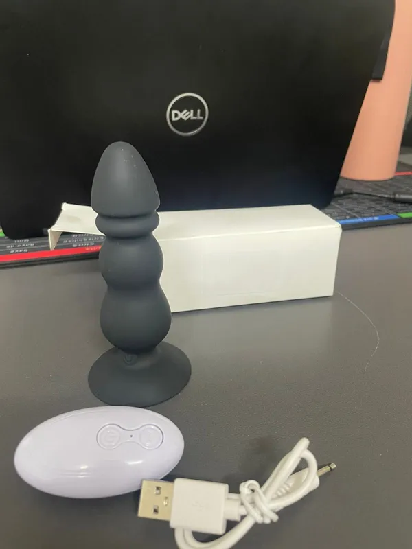 Multi-Beaded_Silicone_Vibrating_Butt_Plug_With_A_Wireless_Remote_Control