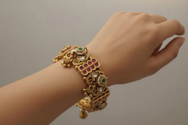 Royal_Kundan_Ghungroo_Bangle_Default_Title