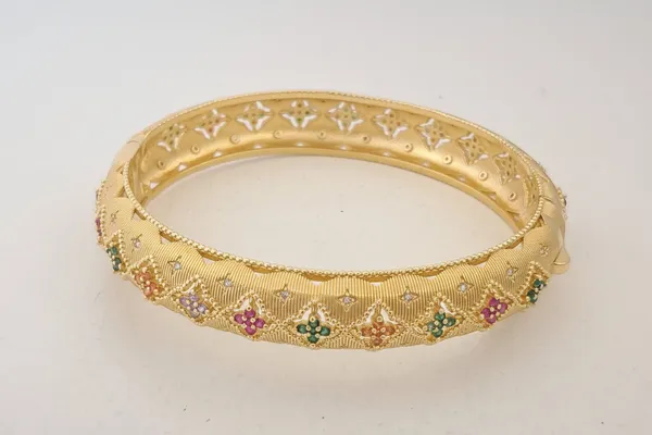 Multicolor_Textured_Gold_Bracelet_Default_Title