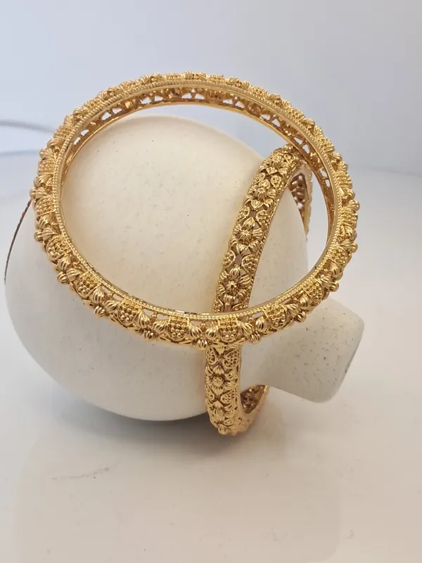 Floral_Gold_Finish_Bangles