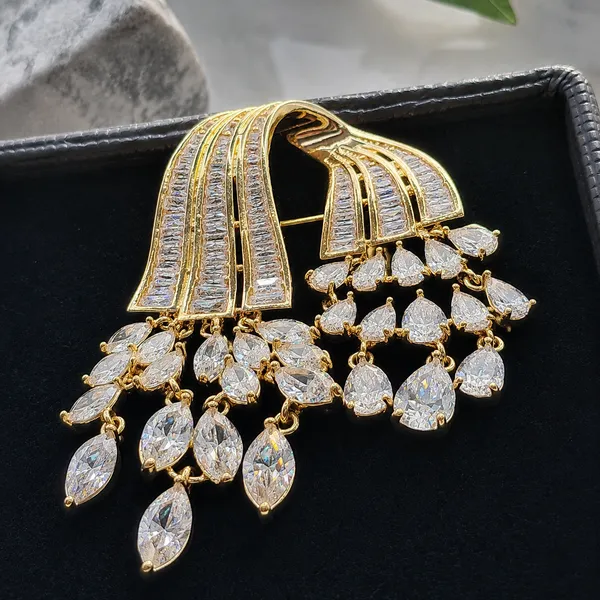 Cascade_Cz_Statement_Brooch_Default_Title