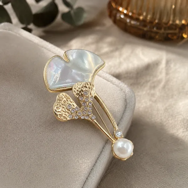 Iridescent_Pearl_Ginkgo_Statement_Brooch_Default_Title