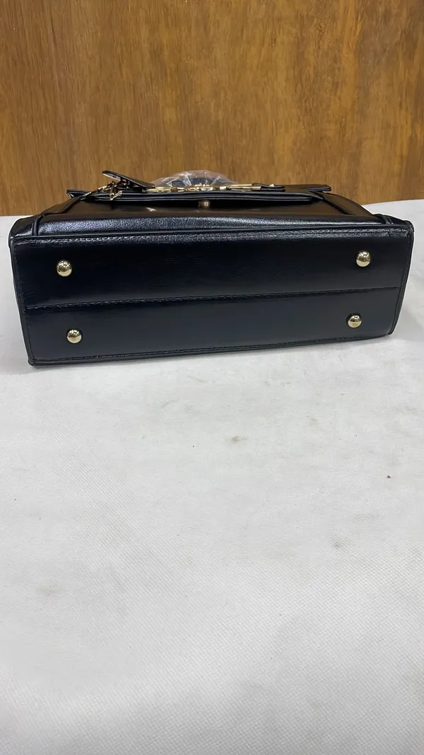 Black_Pu_Leather_Structured_Handbag_For_Women