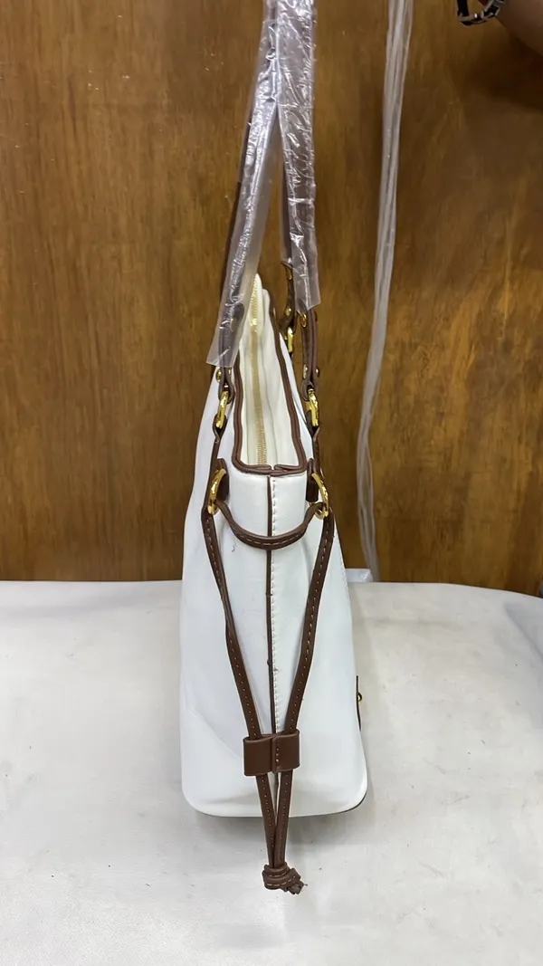 White_Pu_Leather_Tote_Bag_For_Women