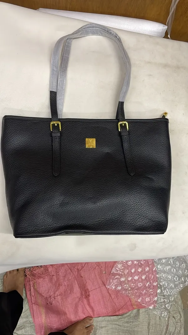 Black_Pu_Leather_Textured_Tote_Bag_For_Women