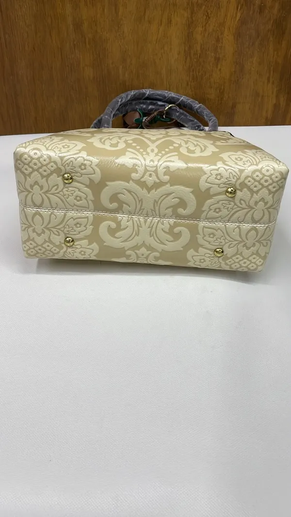 Cream_Pu_Leather_Textured_Tote_Bag_For_Women