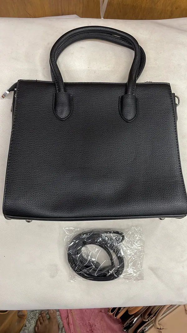 Black_Pu_Leather_Textured_Structured_Tote_Bag_For_Women