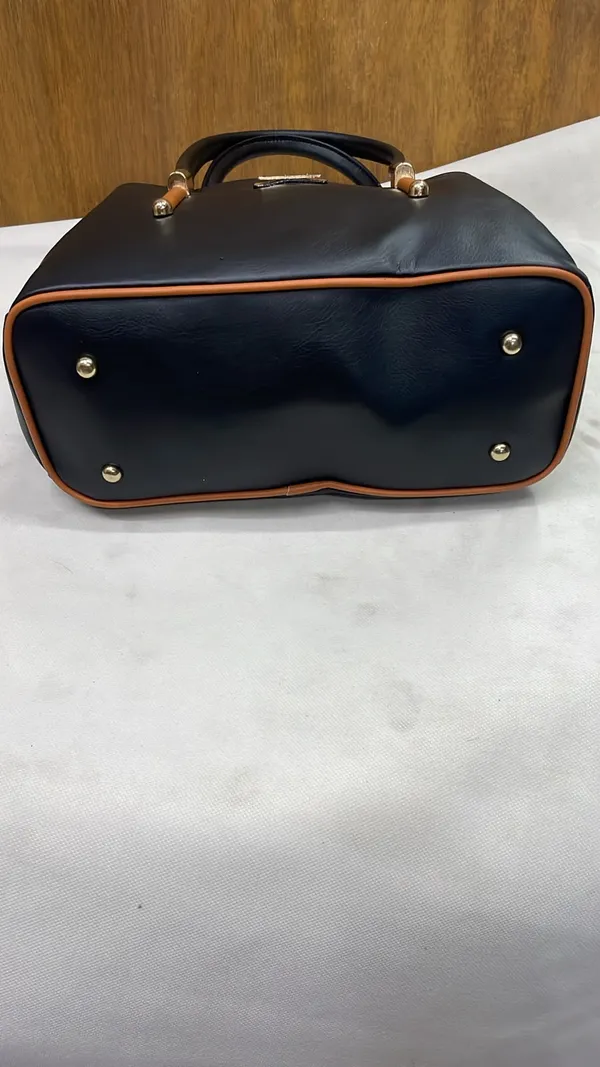 Black_Pu_Leather_Structured_Tote_Bag_For_Women