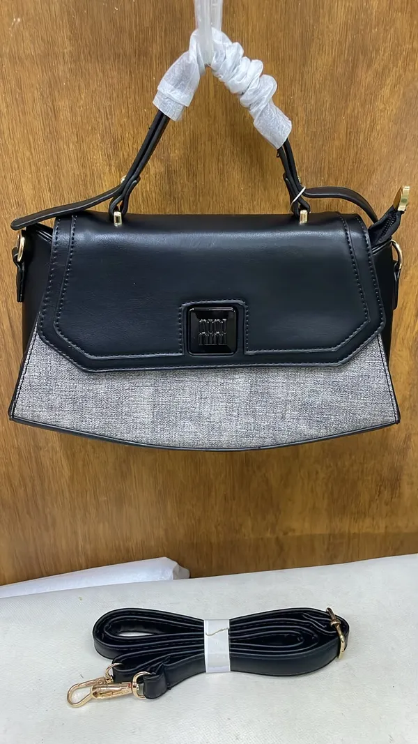 Black_Pu_Leather_Structured_Handbag_For_Women