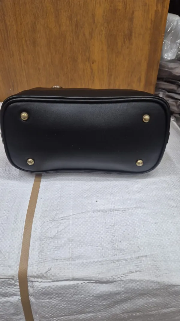Black_Pu_Leather_Structured_Handbag_For_Women