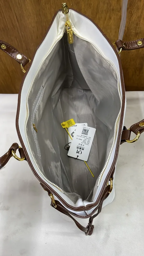 White_Pu_Leather_Tote_Bag_For_Women
