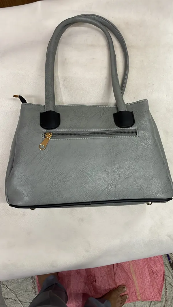 Grey_Pu_Leather_Textured_Structured_Tote_Bag_For_Women