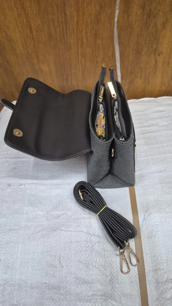 Grey_Pu_Leather_Textured_Crossbody_Bag_For_Women