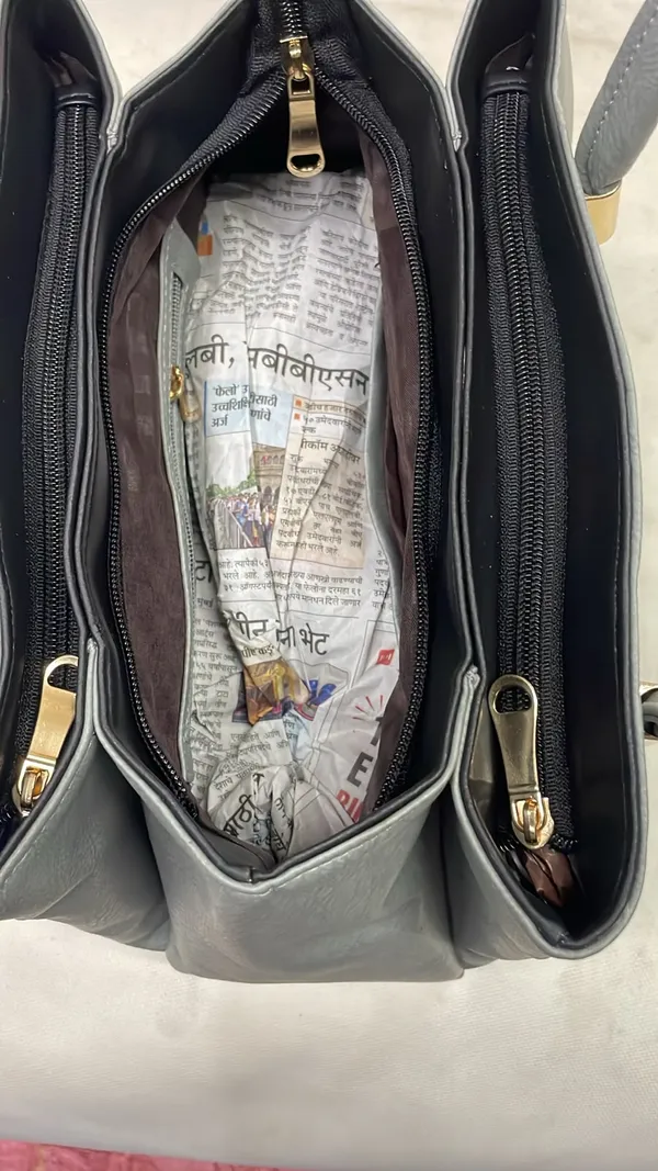 Grey_Pu_Leather_Textured_Structured_Tote_Bag_For_Women