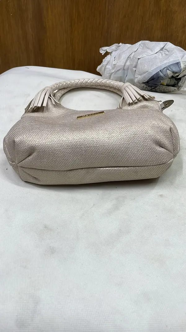 Silver_Pu_Leather_Tassel_Handbag_For_Women