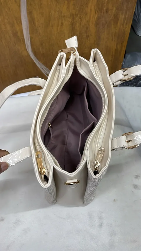 White_Pu_Leather_Tote_Bag_For_Women