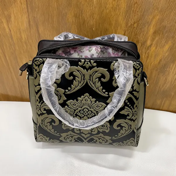 Black_Pu_Leather_Structured_Handbag_For_Women