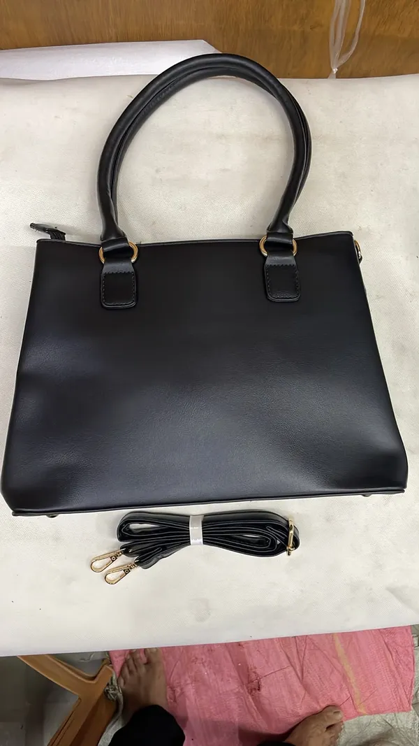 Black_Pu_Leather_Textured_Structured_Handbag_For_Women