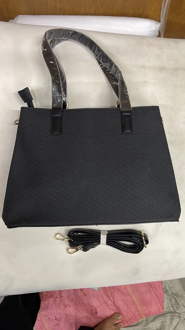 Black_Pu_Leather_Textured_Tote_Bag_For_Women