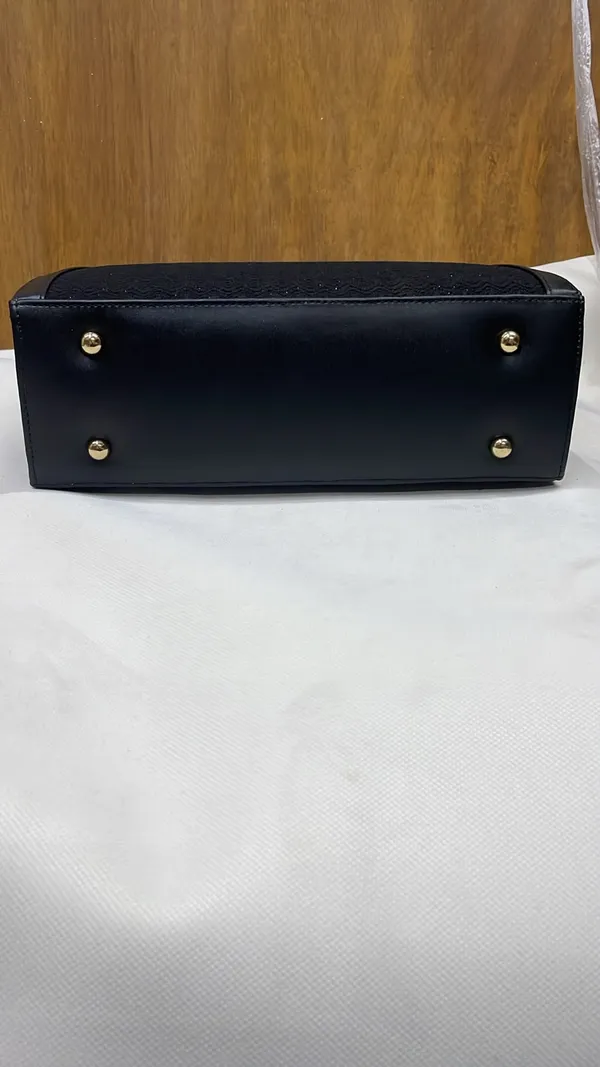 Black_Pu_Leather_Handbag_For_Women